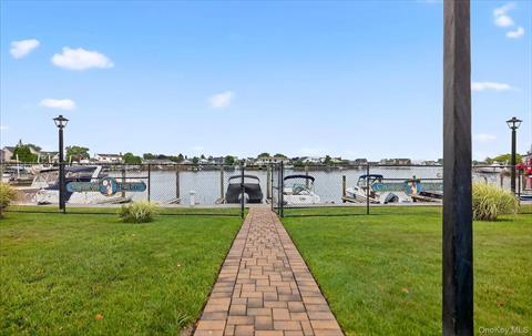 Dock