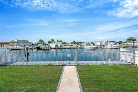 Dock