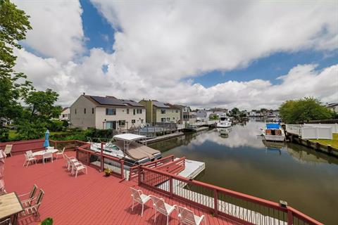 Dock