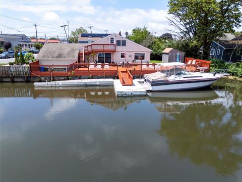 Dock