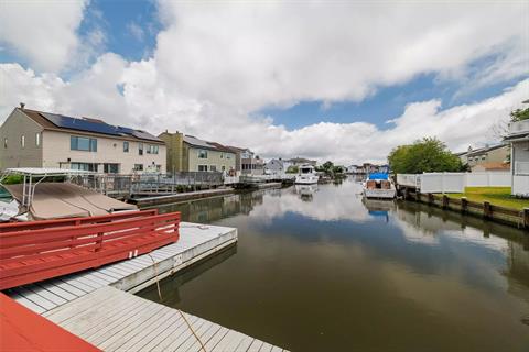 Dock