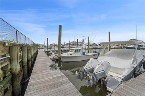 Dock