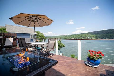Deck