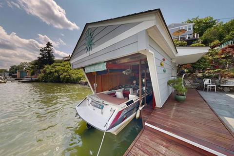 Dock