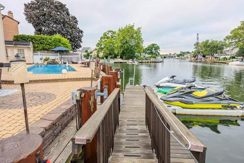 Dock