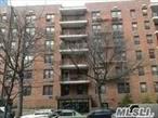 Well maintained building in downtown Flushing, close to all, walk to #7 train, LIRR, buses, shops, supermarkets, banks, Post office, Queens botanical garden. Apartment has excellent condition, Newly renovation, South corner direction,  bright and sunny .