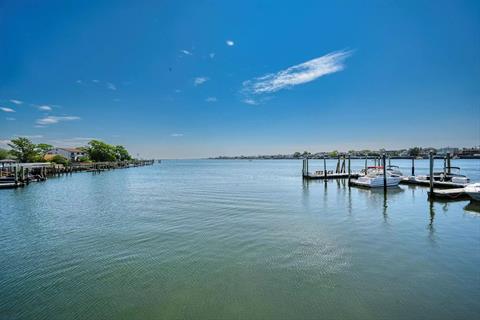 Dock