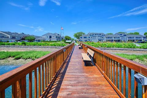 Dock