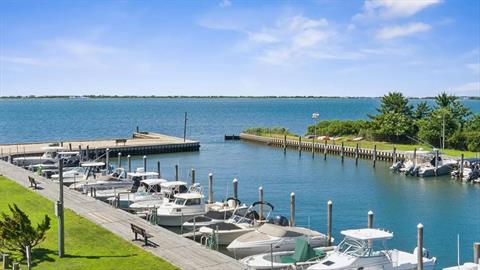 Dock