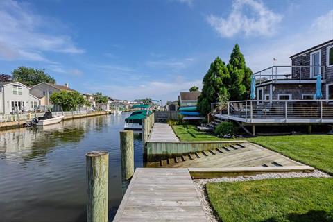 Dock