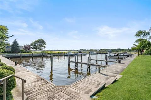 Dock