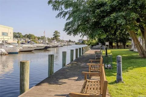 Dock