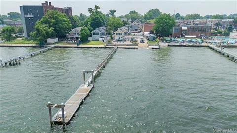 Dock