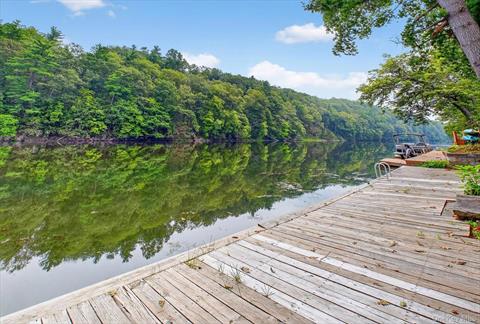 Dock