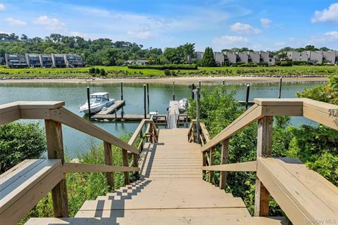 Dock