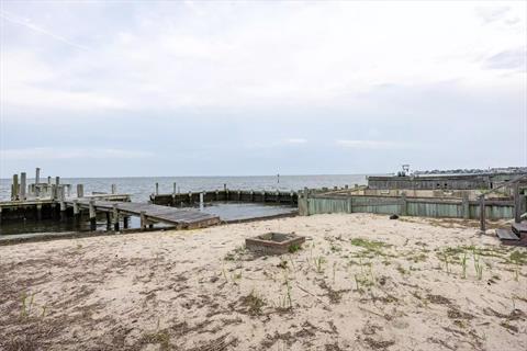 Dock