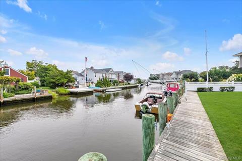 Dock