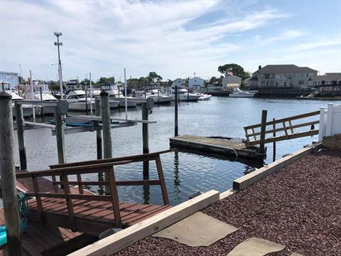 Dock