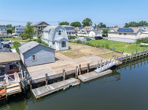 Dock