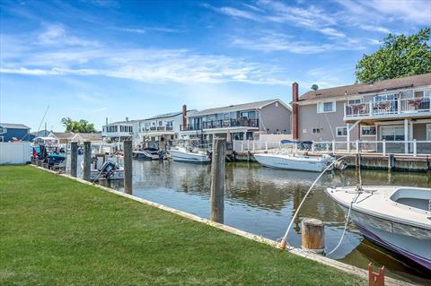 Dock