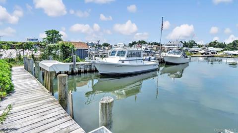 Dock