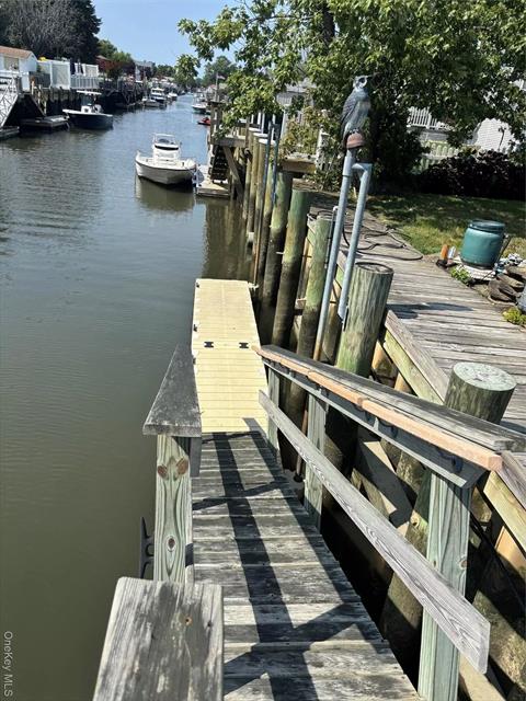 Dock
