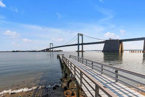 Dock