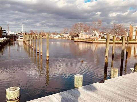 Dock