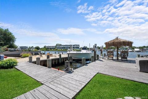 Dock
