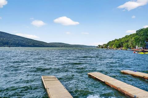 Dock