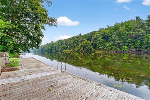 Dock