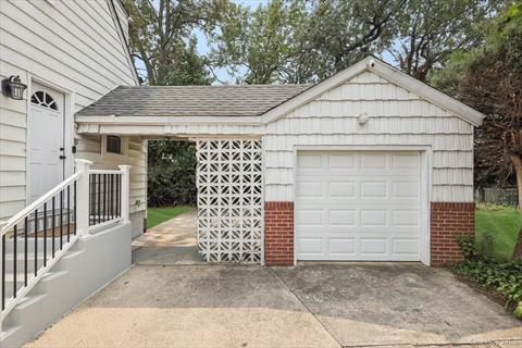 Garage