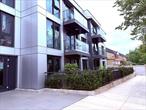 Next to Parsons Blvd, best location in Flushing, washer/dryer in the apartment. Near Q25, 46 bus stop, walking to PS 154, Middle School and High School, transportation, parks, restaurant, shopping, and all; gym in the building; easy street parking.