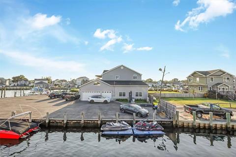 Dock