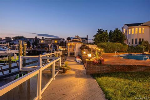 Dock