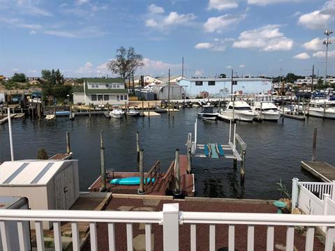 Dock