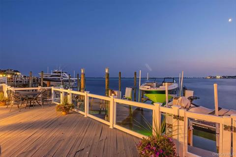 Dock