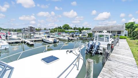 Dock