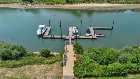 Dock