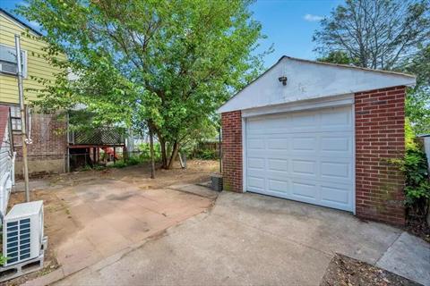 Garage