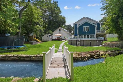 Dock