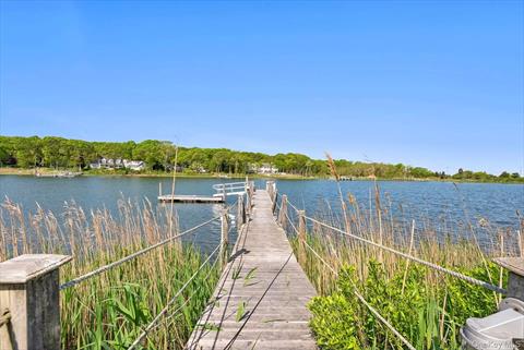 Dock