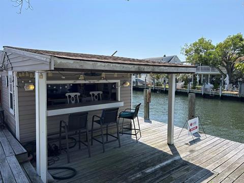 Dock