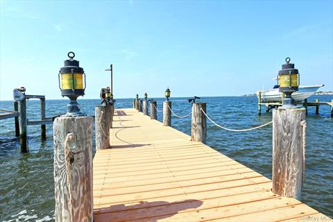 Dock