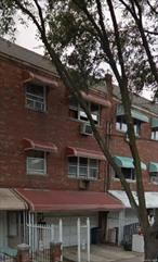 Short Sale, awaiting bank approval, Cash buyer preferred.