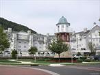 Harbors at Haverstraw!! Club building! This stylish and spacious 1 bedroom PLUS Den,  1.5-bath condo offers the perfect blend of comfort, convenience, and resort-style amenities inthe vibrant, waterfront community of The Harbors. Within the Club building are all of the amenities al fresco dining at Harbors Cafe, Concierge, Fitness Center, Basketball/Pickleball Court, , Spa with a Steam room and Sauna,  Community room and Game room, Theatre, 3 Pools and playground. This pet friendly community has beautifully Landscaped Grounds, Gazebos, fountain, Scoops Ice Cream. New refrigerator and brand new furnace and Central air July 2025. Take in the tranquility of the scenic waterfront walking paths, and enjoy easy access to the NY Waterway Ferry for a stress-free commute to Ossining and beyond. Come and enjoy the lifestyle The Harbors has to offer its like being on vacation all year! long!