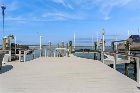 Dock
