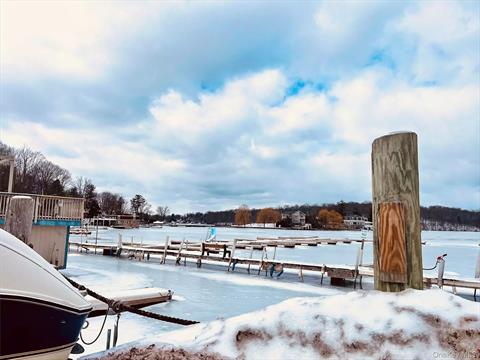 Dock