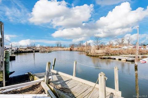 Dock