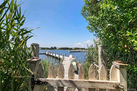 Dock